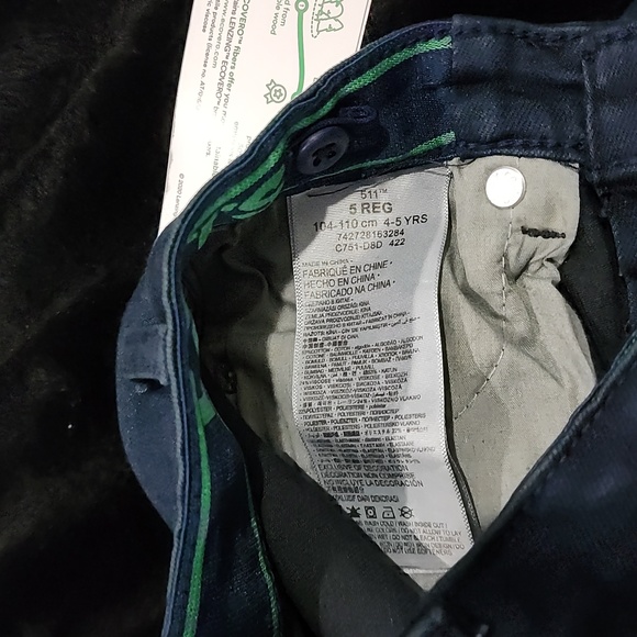 Levis - Picture 3 of 3